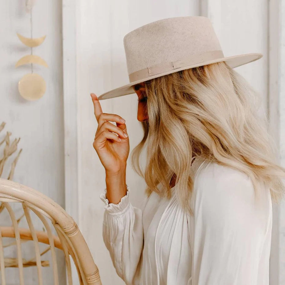 American Hat Bondi Felt Hat in Oatmeal